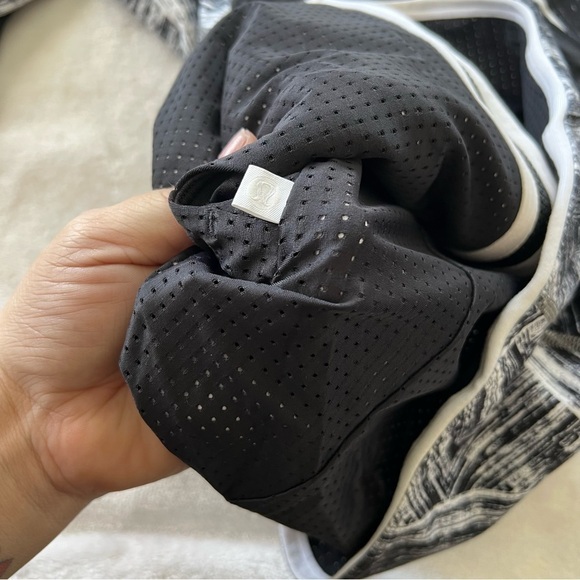 LULULEMON Find Your Bliss Reversible Jacket - Picture 3 of 8